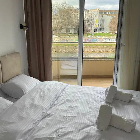 Apartment Soft Center - River View - Free Parking